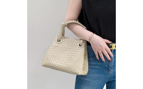 Beige Handbags Shoulder bags BV9035